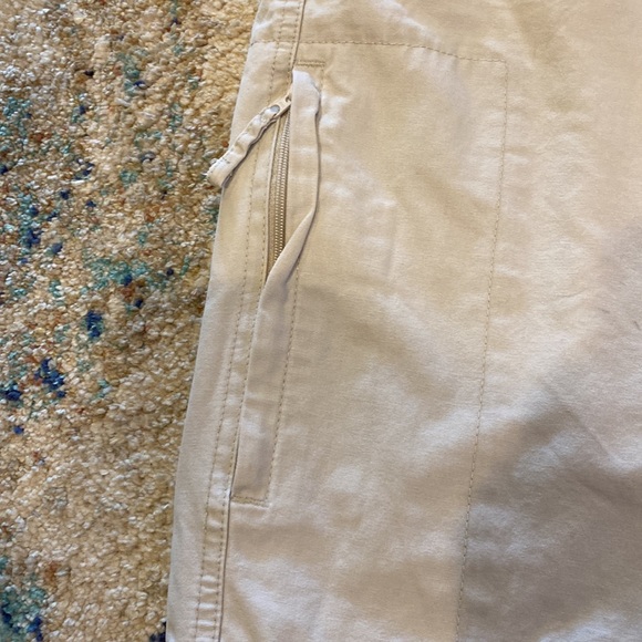 Columbia Khaki Cargo Snap Closure Shorts - Picture 7 of 8